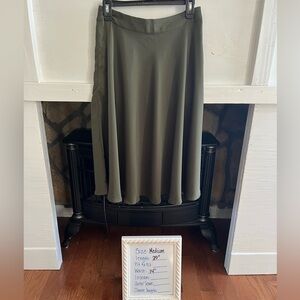 silky women’s midi skirt, size medium, army green